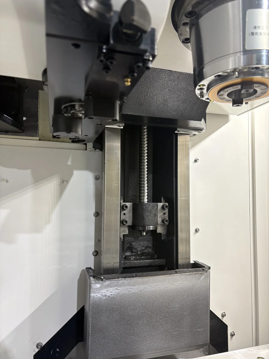 Hardened Z-Axis Box Way and Hand Scraped Turcite-B