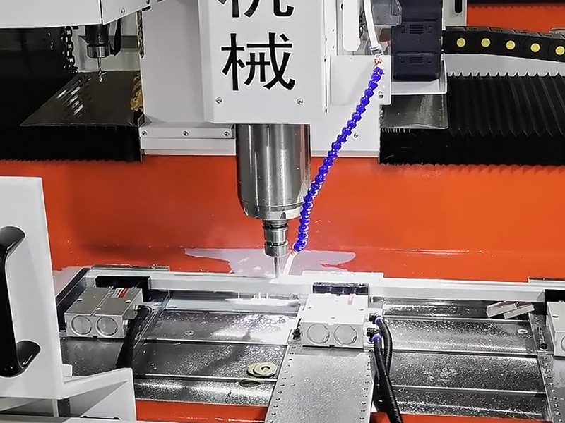 Duomi DNC-2030N10 CNC drilling and tapping machine processing on long aluminum