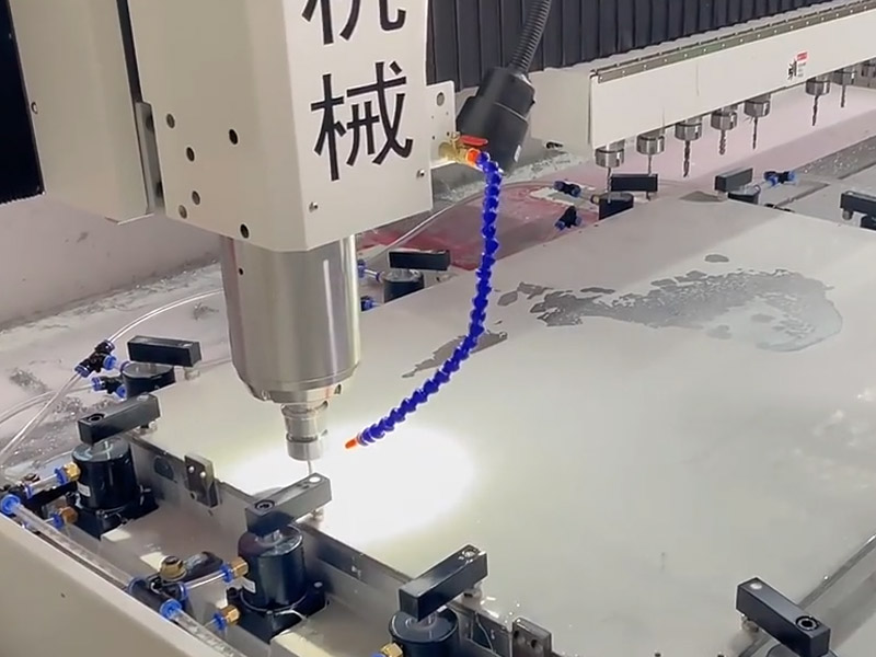 Drilling and tapping of large-format sheet metal parts