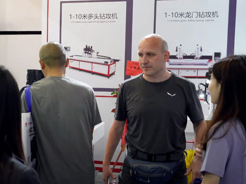 Four-spindle CNC drilling and tapping machine Manufacturer