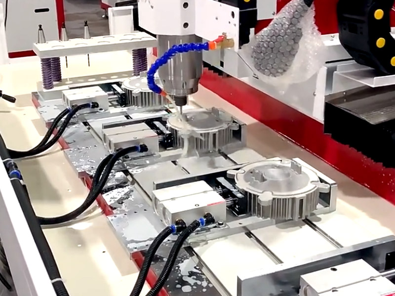 Aluminum shell CNC drilling and tapping, 10 tool magazines