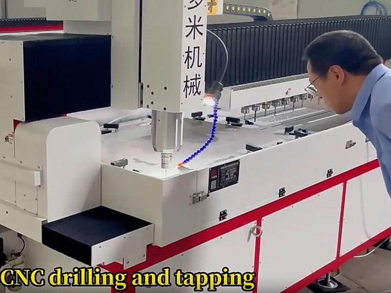 Large-format sheet metal CNC drilling and tapping