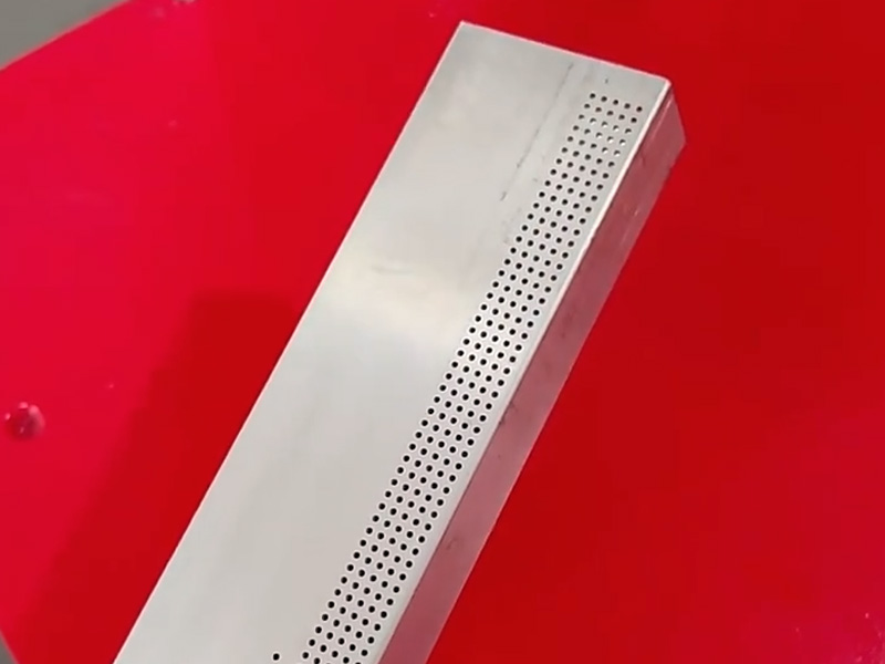 Long aluminum profile high speed drilling machine processing