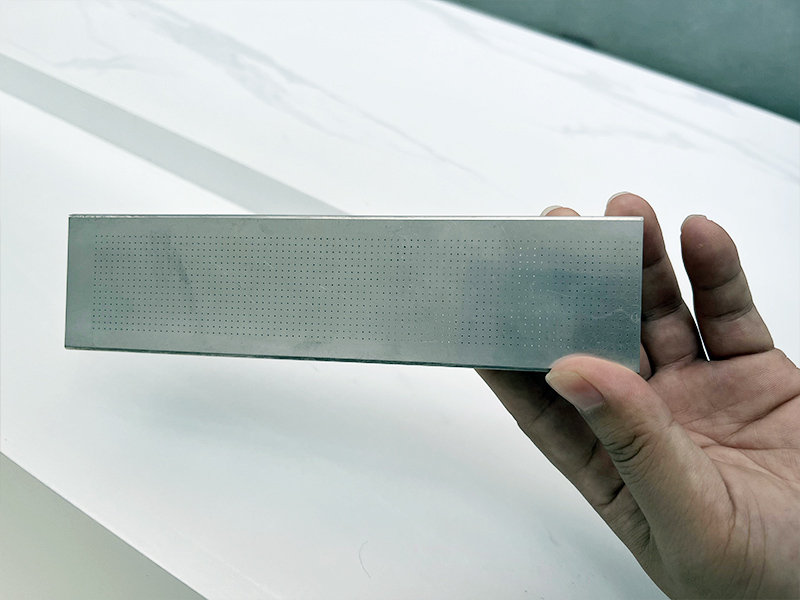 High-precision 0.3mm micro hole drilling on aluminum alloy with Duomi CNC drilling machine.jpg