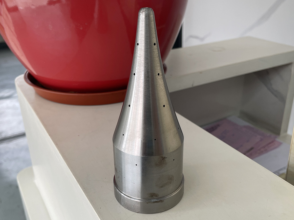 CNC drilling machine drilling small holes on stainless steel air bottle molds