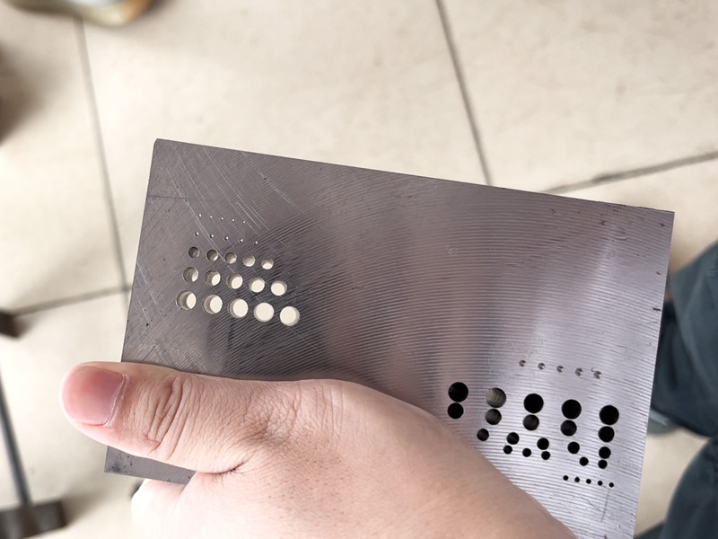 Dual-Spindle Vertical CNC Drilling Machine for Multi-Hole Drilling on Long Aluminum Profiles